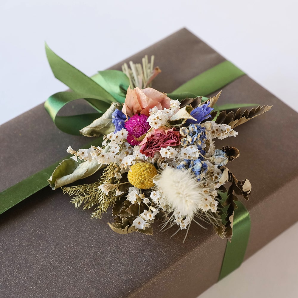 お祝い ドライフラワー（ダークブラウン）: デザインラッピング