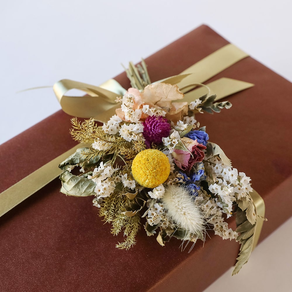 お祝い ドライフラワー（ワインレッド）: デザインラッピング｜COFFEE